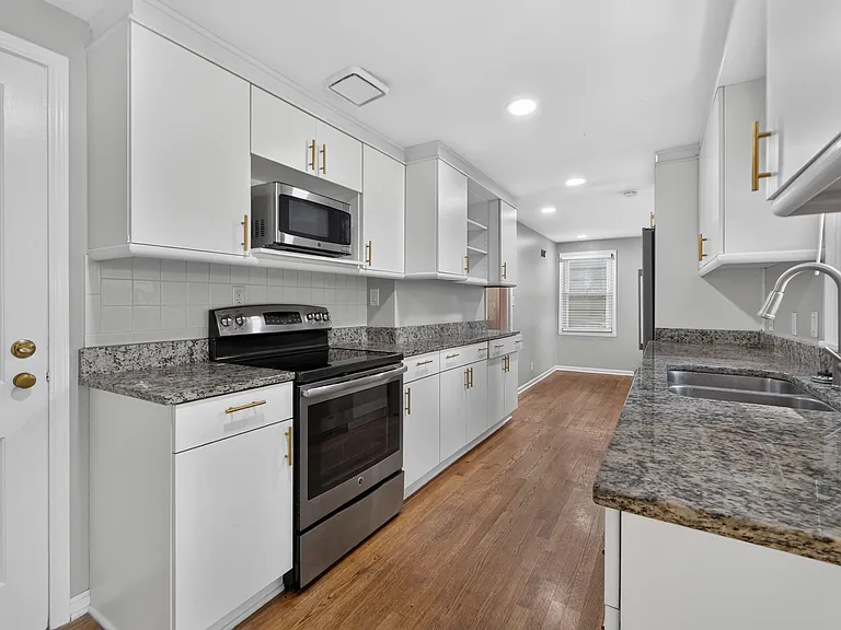 7318 Rosewood St — Photo 19