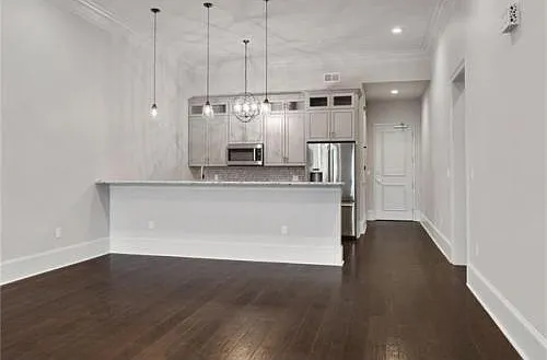 2802 Magazine St #303 — Photo 18