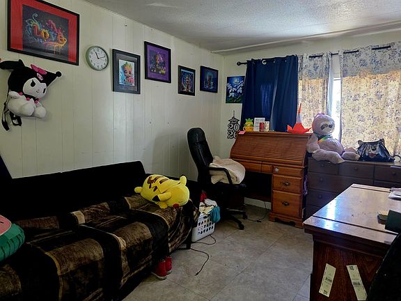 5th image of 2860 Hall Ave