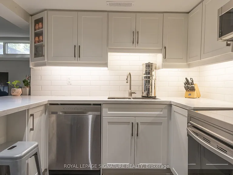 305 Blue Grass Blvd #BASEMENT — Photo 8