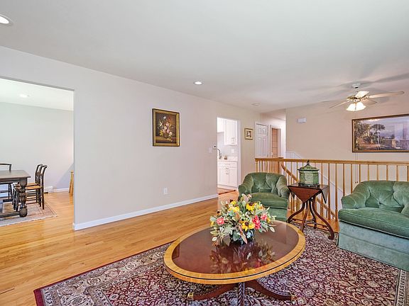 36 Gristmill Ln    (07of 38 ).jpg