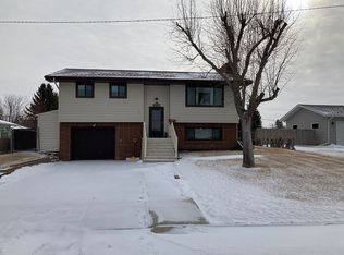 405 S Kansas St, Conrad, MT 59425