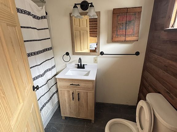 2nd image of 325 Vine St #6