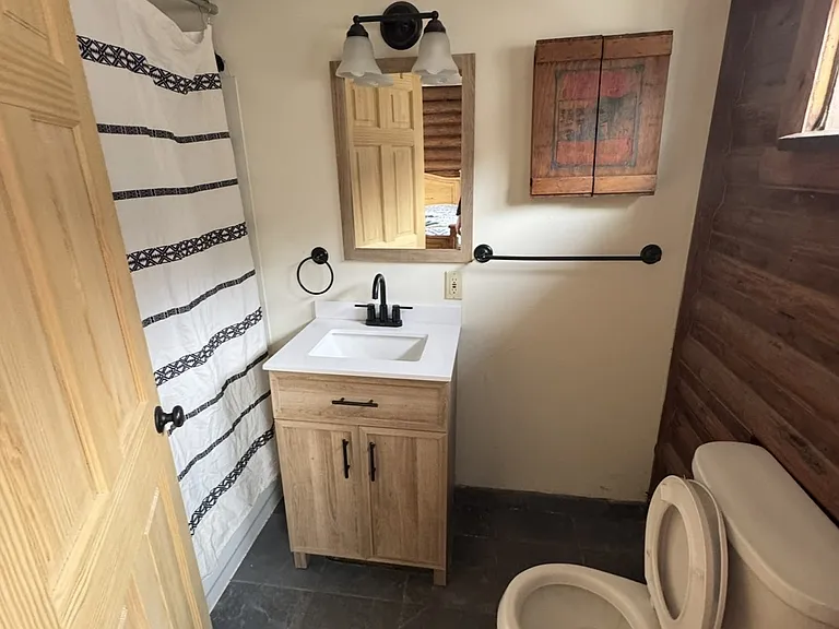325 Vine St #6 — Photo 2