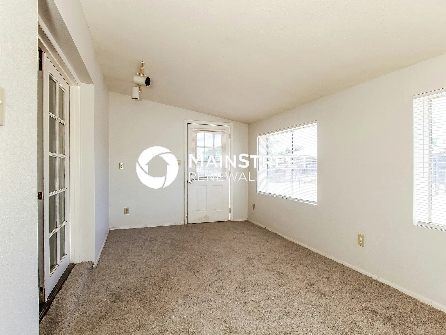2141 W Pecan Rd — Photo 2