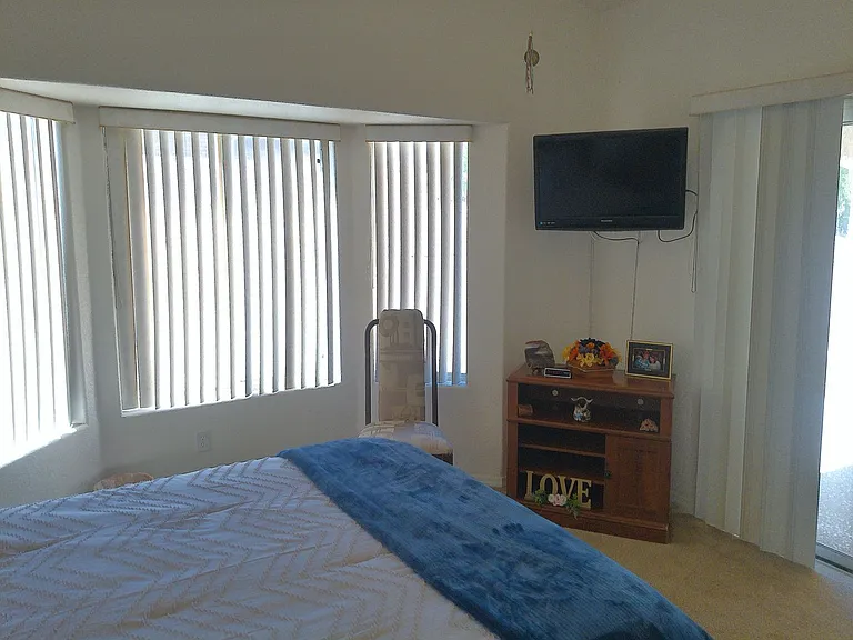 2892 Daytona Ave — Photo 15