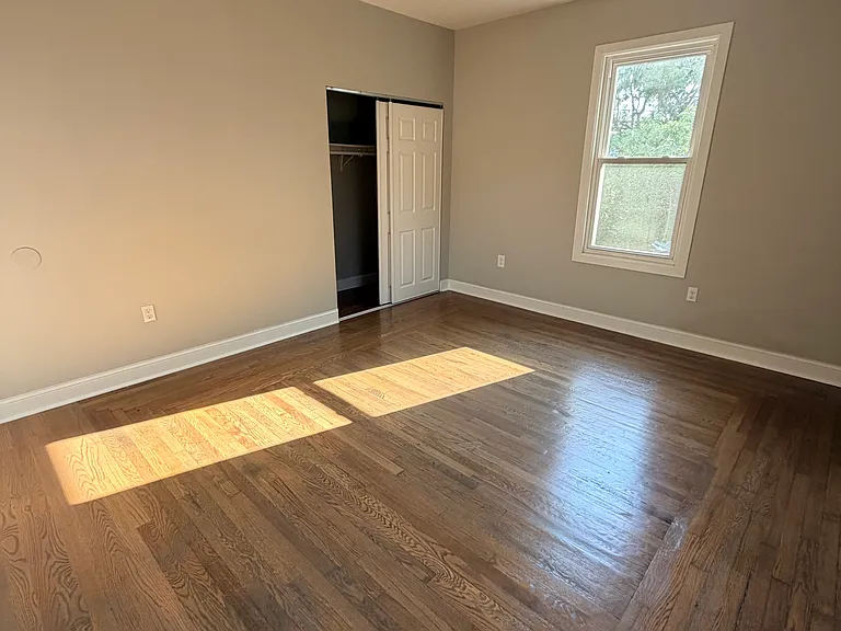 151 Howard Ave #2L — Photo 4