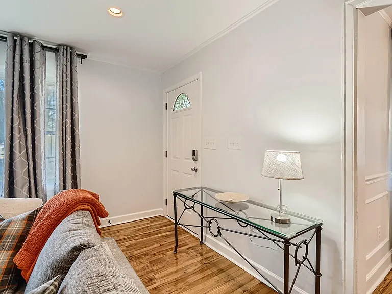 1149 Vista Trl NE — Photo 3