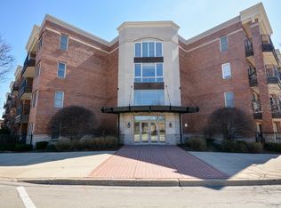111 N Wheaton Ave UNIT 406, Wheaton, IL 60187