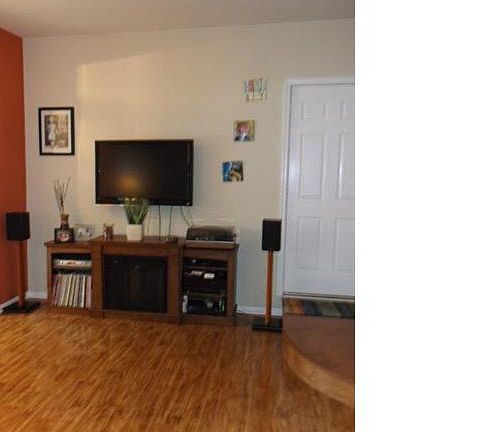 4th image of 1004 Briarwood Dr
