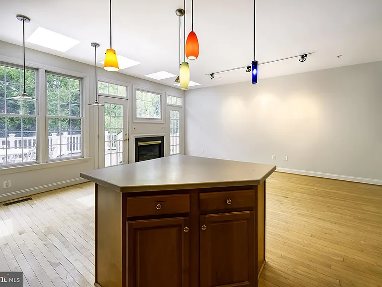 1156 Regal Oak Dr — Photo 22