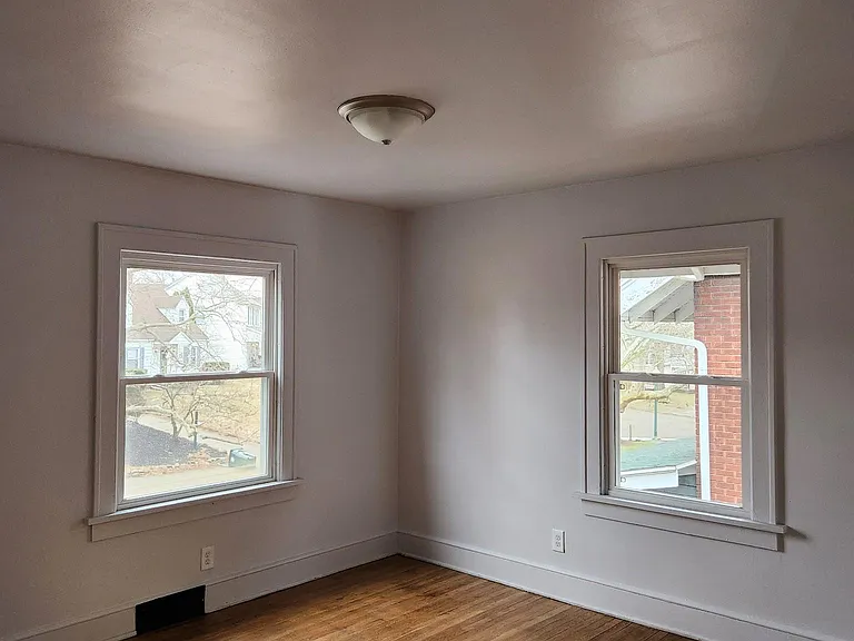 917 Ridge Rd NW — Photo 6