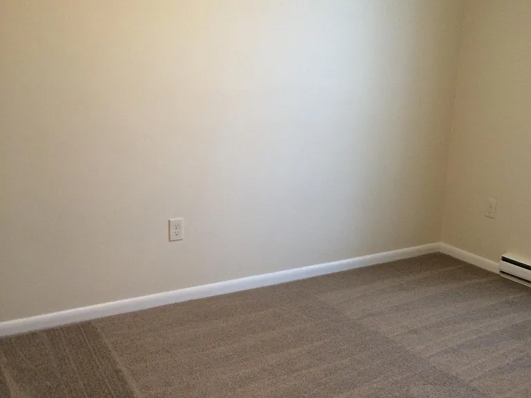300 Main St #4 — Photo 3