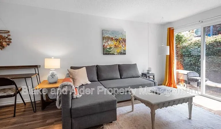 5934 SW 30th Ave — Photo 6