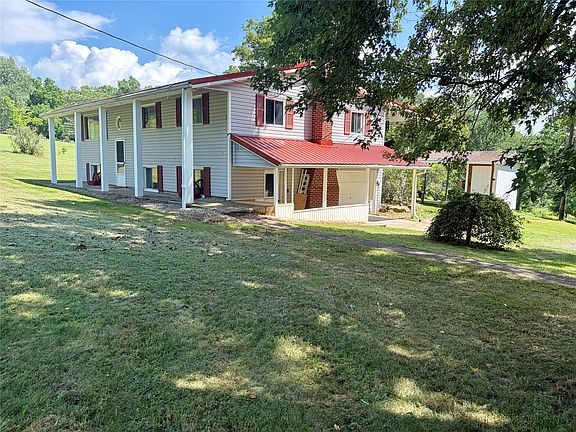 3rd image of 1490 Carlton Rd