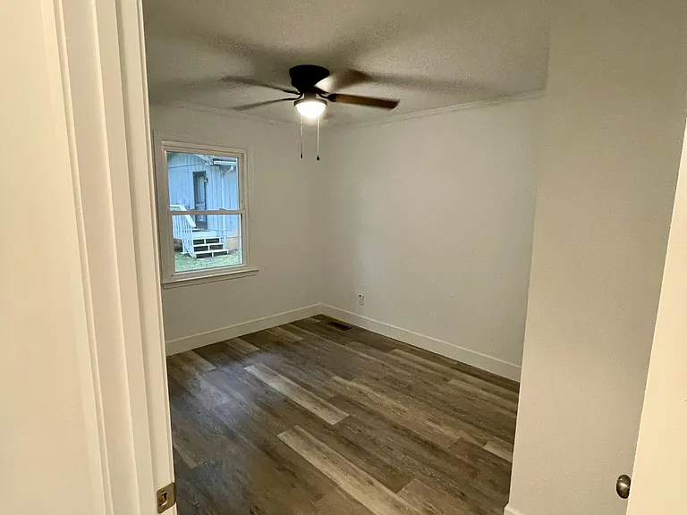 51 Allen Ave — Photo 9