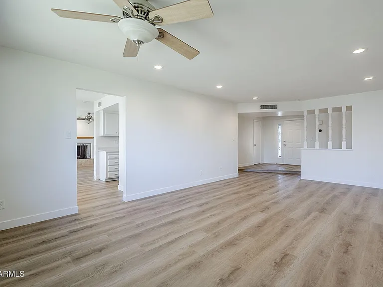 1904 E Manhatton Dr — Photo 10
