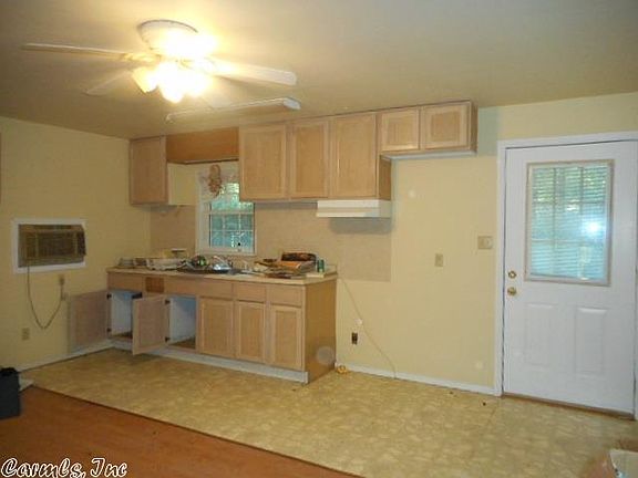 2nd image of 1409 Lindsey Dr