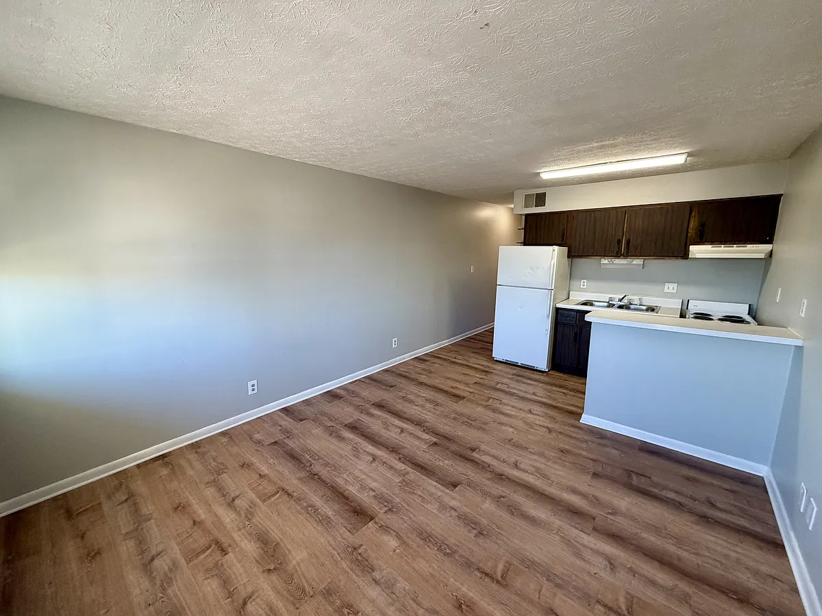 Building Photo - 1143 Clay Ave #17