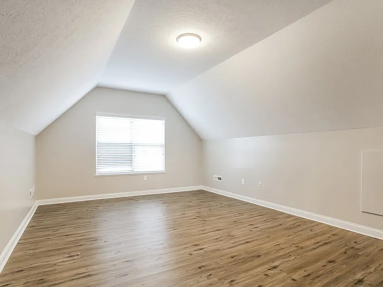6048 Shreven Dr — Photo 9