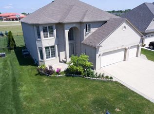 21665 Phoenix Dr, Macomb, MI 48044