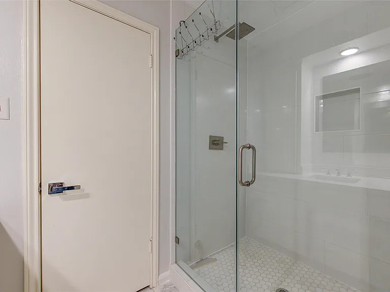 438 E Fair Harbor Ln — Photo 25