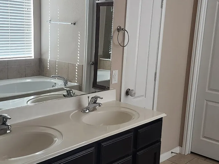 Primary bath 02