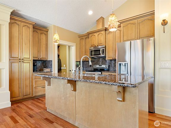 5th image of 3110 NE 43rd Street