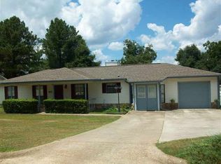 90 Blackhawk Dr, Daleville, AL 36322