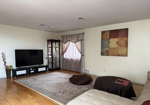 3rd image of 57 Churchill Ave