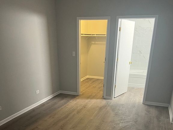 3rd image of 2305 E 70th Pl APT 15