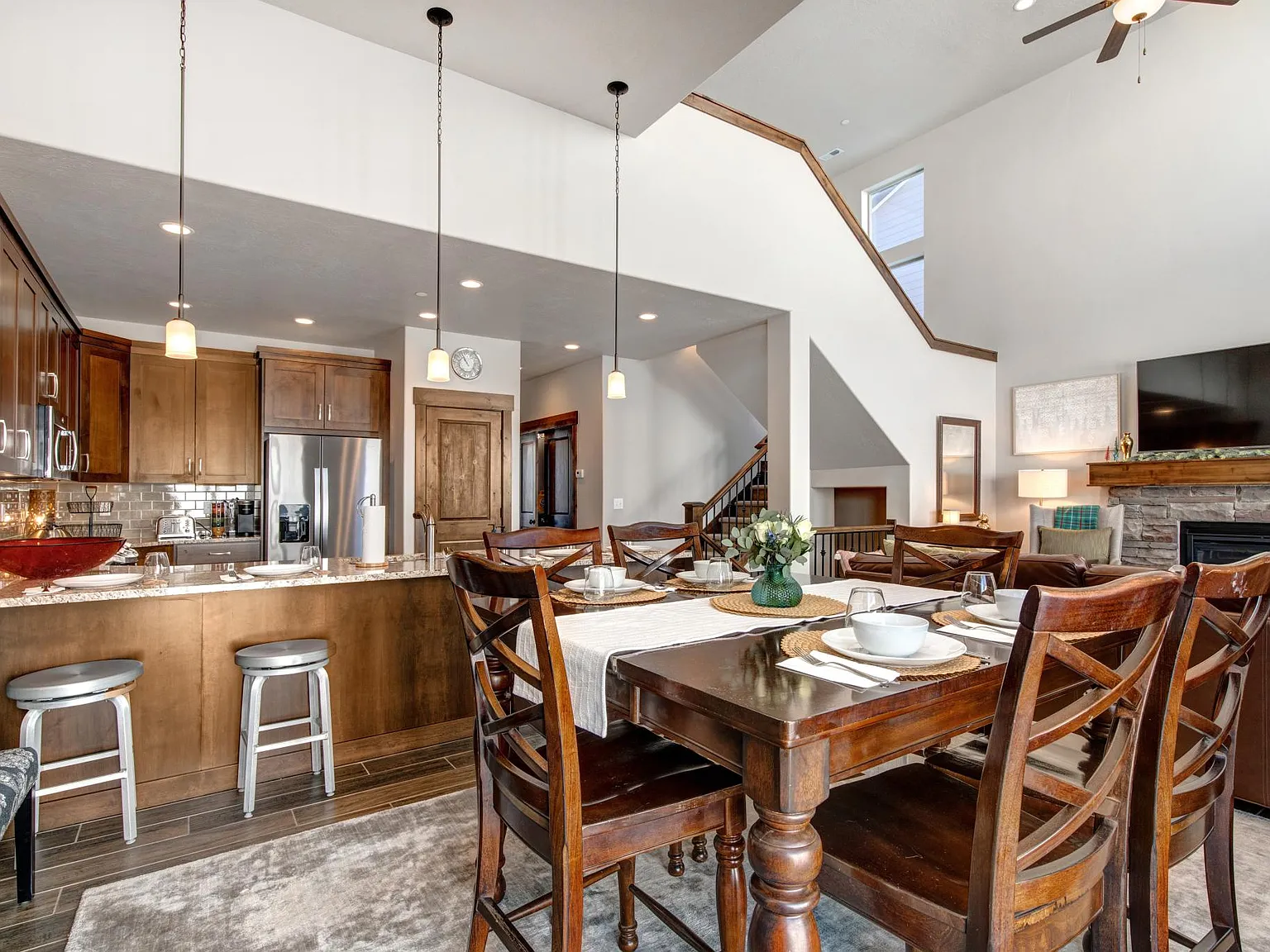 4 bed, 3.5 bath, 2492 sqft, $4,600 — Photo 4