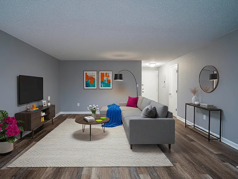 Lincoln Square Apartments — Photo 20