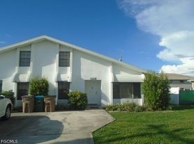 1228 SW Trafalgar Pkwy, Cape Coral, FL