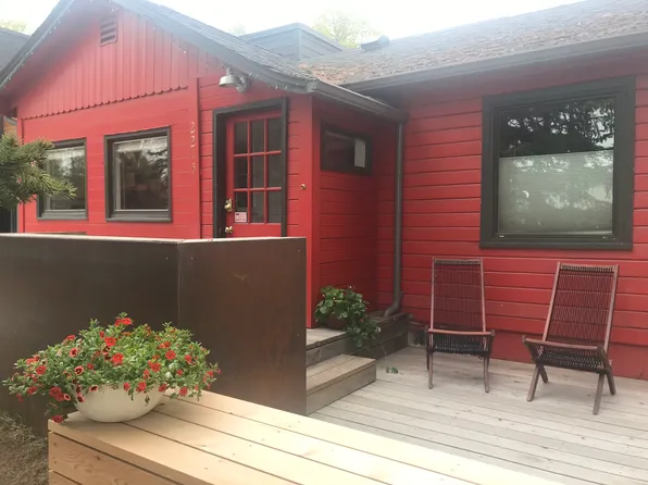 2215 Dahl Ln, Anchorage, AK 99503