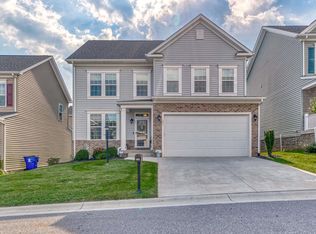 595 Dewdrop Ln, Christiansburg, VA 24073