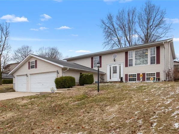 4720 Brecht Ln, Godfrey, IL 62035