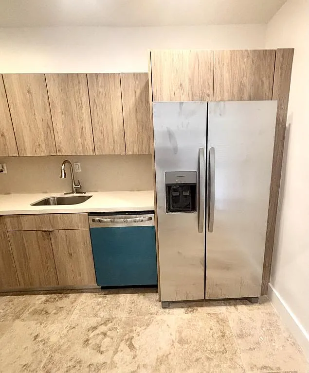 2666 Tigertail Ave 114 — Photo 3