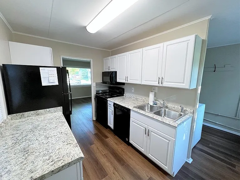 3608 Robinhood Ter — Photo 7