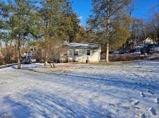 29 Ideal St, Long Hill Twp., NJ 07933