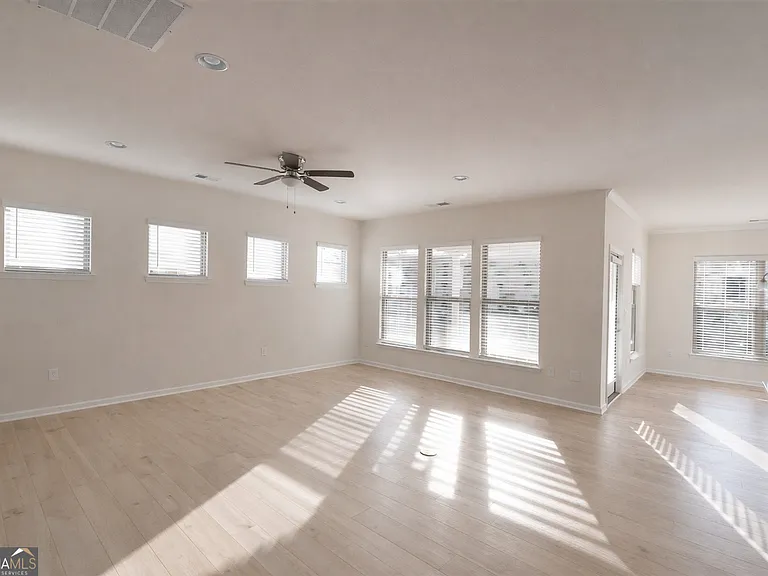 217 Florence Rd — Photo 3