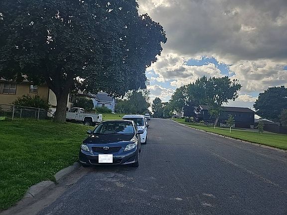 4th image of 238 Macarthur St E