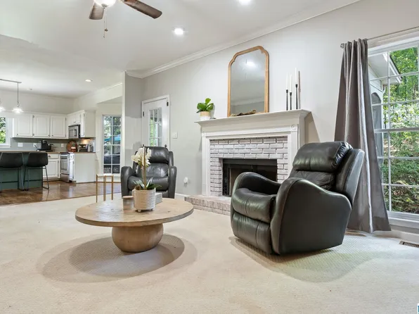 1803 Man O War Dr, Helena, AL 35080