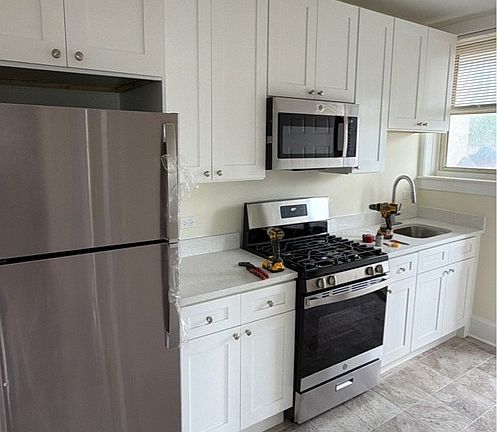 5th image of 6324 N Albany Ave #3