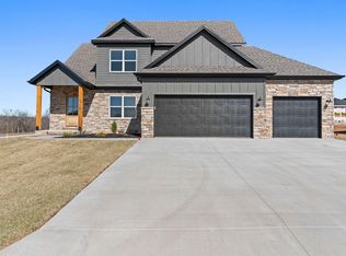 174 E Kelce Ln, Republic, MO 65738