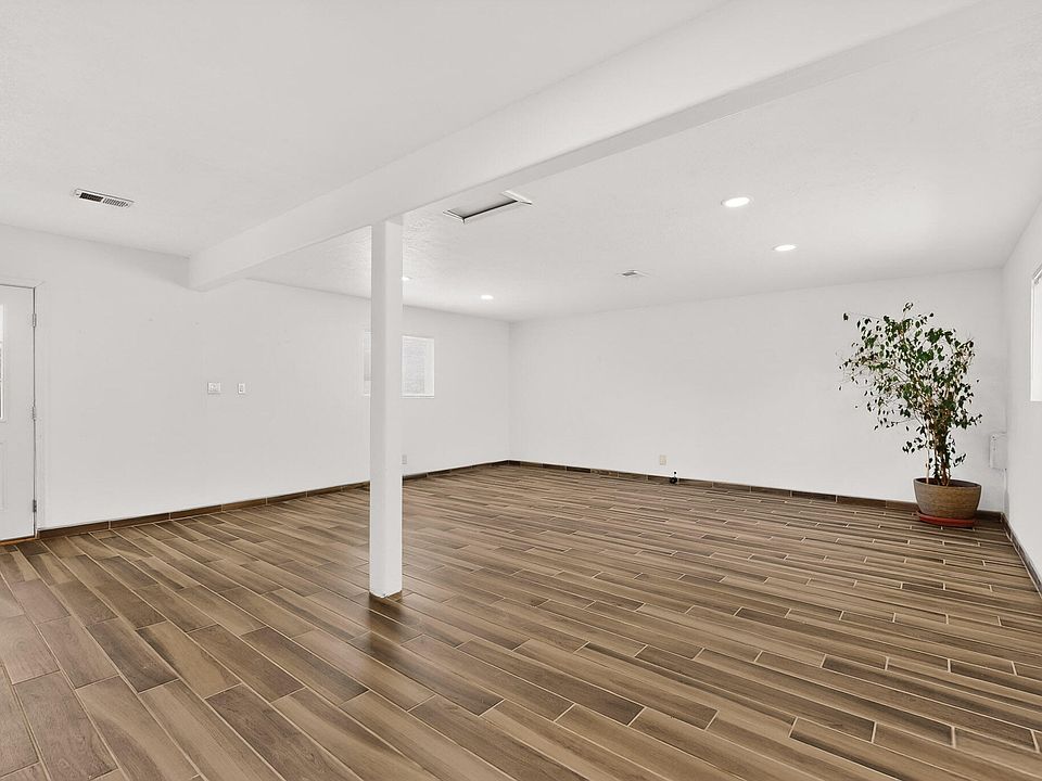 1st image of 331 Nicklaus Dr SE