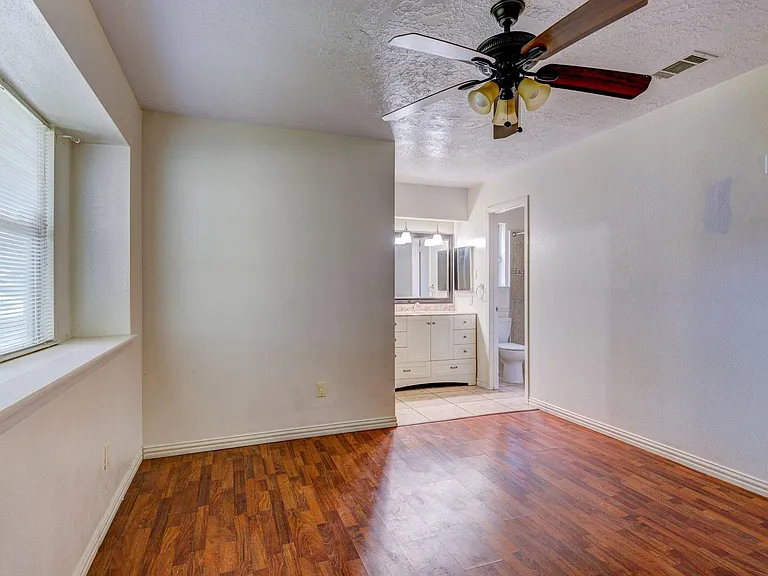 9742 Charmont Rd — Photo 15