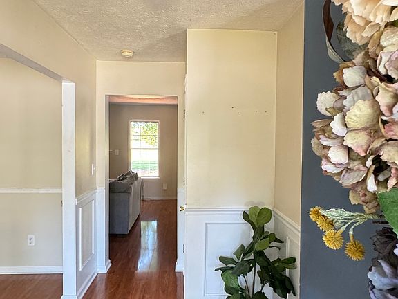 3rd image of 10157 Watkins Ct