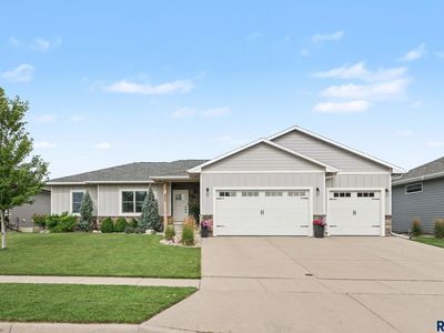 8009 S Aspen Glen Dr, Sioux Falls, SD, 57108