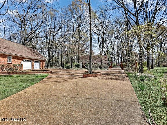 5th image of 7170 Country Oak Dr